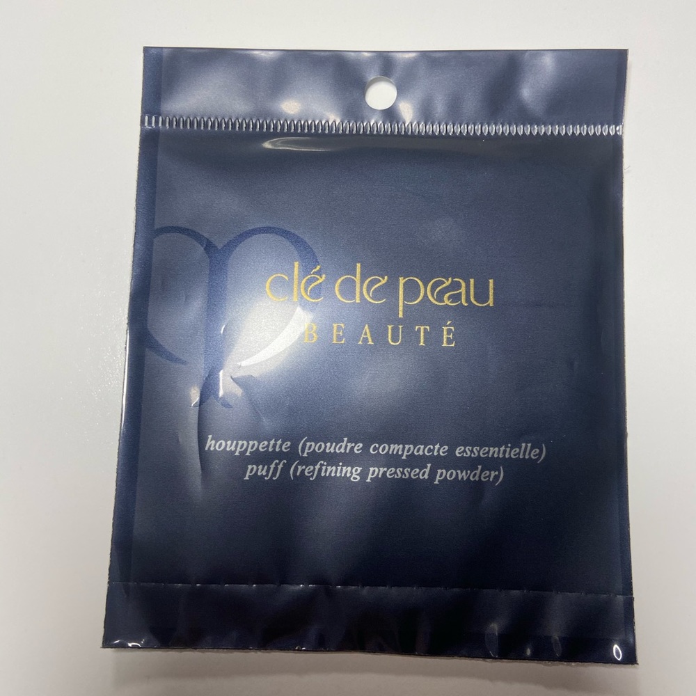 Cle de peau, Refining Pressed Powder Puff